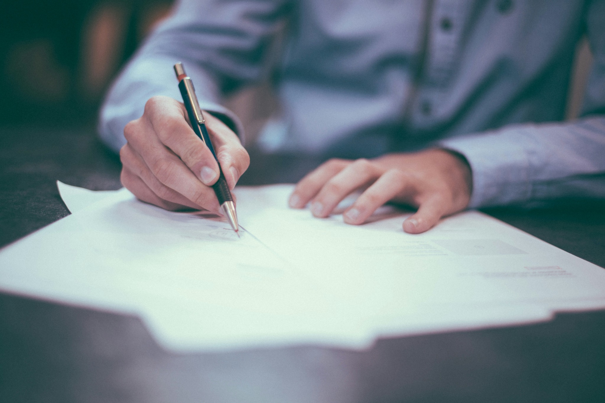 Contratos e Documentos